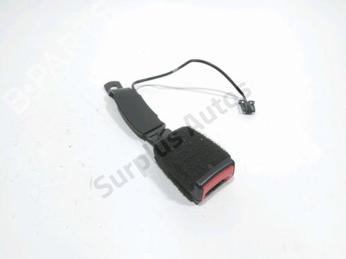 Used Seat buckle AUDI A1 Sportback (8XA, 8XF) 1.2 TFSI (86 hp) 28233765