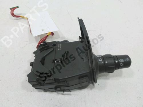 Used Headlight switch RENAULT CLIO III (BR0/1, CR0/1) 1.2 16V (BR02, BR0J, BR11, CR02, CR0J, CR11) (75 hp) 30989316