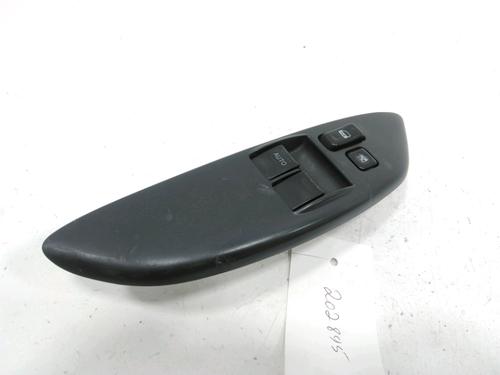 Used Left front window switch TOYOTA YARIS (_P1_) 1.4 D-4D (NLP10_, NLP10R) (75 hp) 30999016