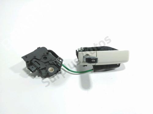 front-left-exterior-door-handle-lancia-musa-350_-2004-2005-2006-2007-2008-2009-2010-2011-2012-30292181 main image