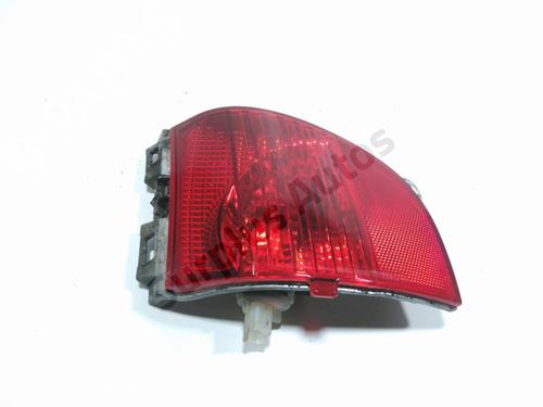 Feu de brouillard arrière PEUGEOT 2008 I (CU_) 1.2 VTi (82 hp) 32356607