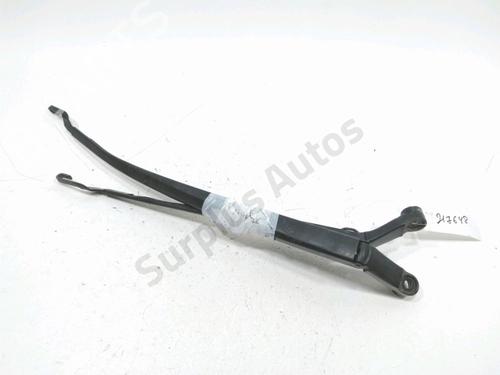 Used Front windshield wiper arm TOYOTA AURIS (_E15_) 2.0 D-4D (ADE150_, ADE150R) (126 hp) 31007917