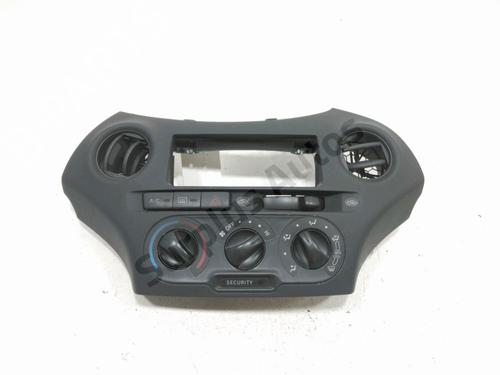 climate-control-toyota-yaris-_p1_-1999-2000-2001-2002-2003-2004-2005-30988714 main image