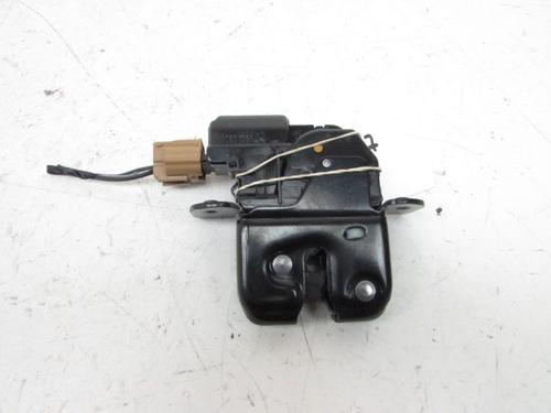 Used Tailgate lock RENAULT TWINGO III (BCM_, BCA_) 0.9 TCe 90 (BCM9, BCM2) (90 hp) 28260444