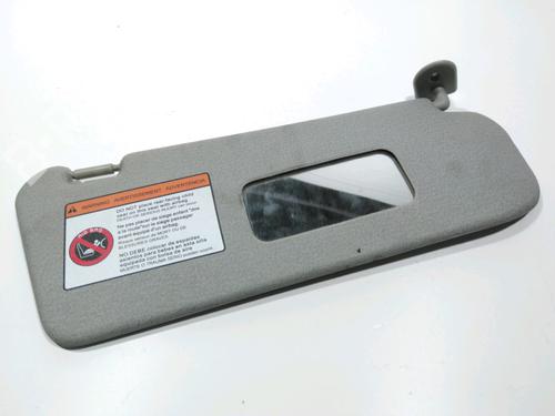 Used Right sun visor Right sun visor 37784712 37784712