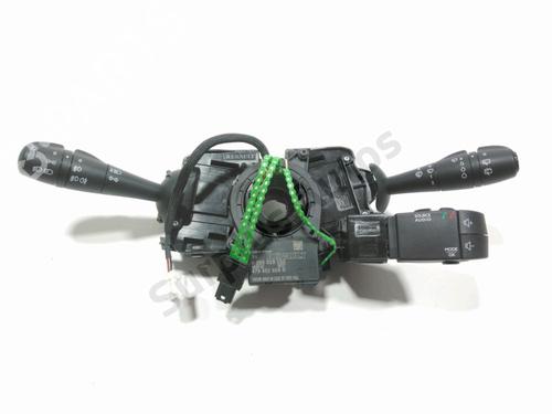 steering-wheel-controls-renault-clio-iv-bh_-2012-2013-2014-2015-2016-2017-2018-2019-2020-2021-28227069 main image