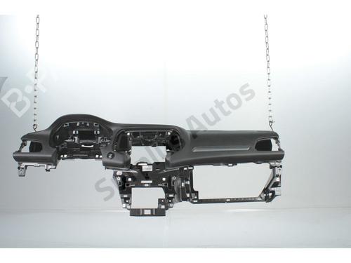 dashboard-renault-megane-iv-hatchback-b9amn_-2015-34616491 main image