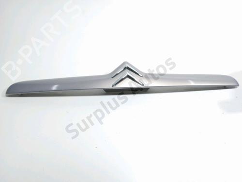 Used Tailgate handle Tailgate handle 30584944 30584944