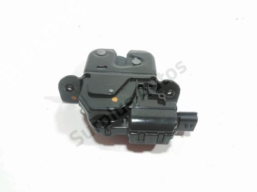 Used Tailgate lock RENAULT TWINGO III (BCM_, BCA_) 0.9 TCe 90 (BCM9, BCM2) (90 hp) 30742111