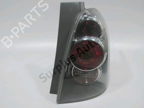Højre baglygte TOYOTA COROLLA Verso (ZER_, ZZE12_, R1_) 1.6 (ZNR10_, ZNR10R) (110 hp) 31006374