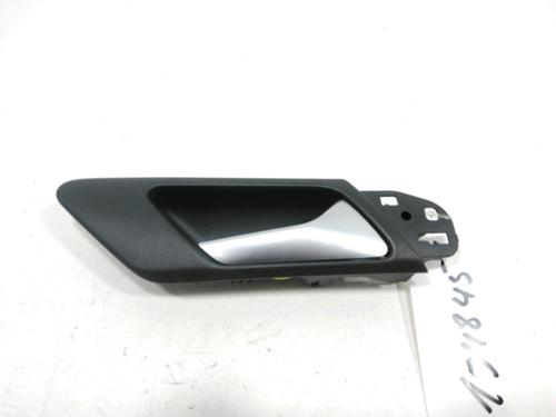Used Front right interior door handle Front right interior door handle VW GOLF VI (5K1) 2.0 TDI (170 hp) 30996139 30996139