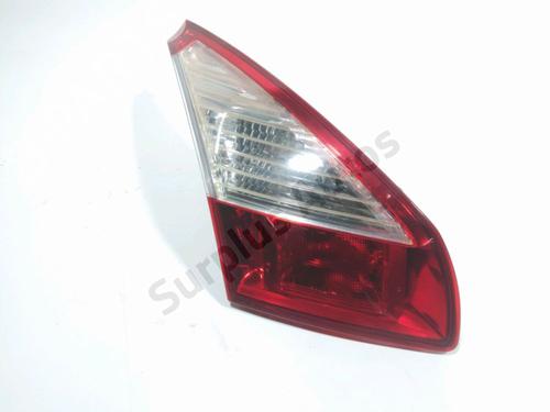 Farolim esquerdo da mala RENAULT MEGANE III Hatchback (BZ0/1_, B3_) 1.5 dCi (106 hp) 31327258