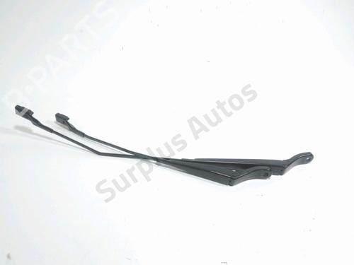 Used Front windshield wiper arm CITROËN C3 III (SX) 1.2 THP 110 (SXHNPS, SXHNZT, SXHNZ6) (110 hp) 31123435