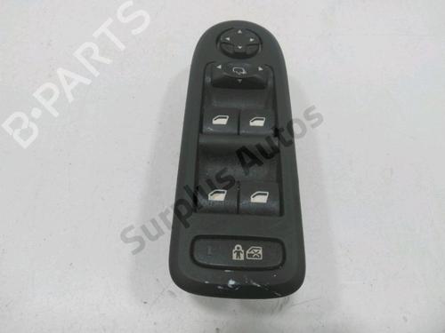 Venstre fortil elrude kontakt Venstre fortil elrude kontakt PEUGEOT 308 I (4A_, 4C_) 1.6 HDi (112 hp) 37585654 37585654