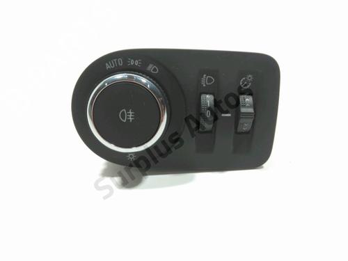 Used Headlight switch OPEL CORSA F (P2JO) 1.2 (68) (75 hp) 28229618