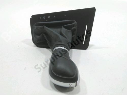 Used Shift knob VW POLO VI (AW1, BZ1, AE1) 1.0 TSI (95 hp) 30987173