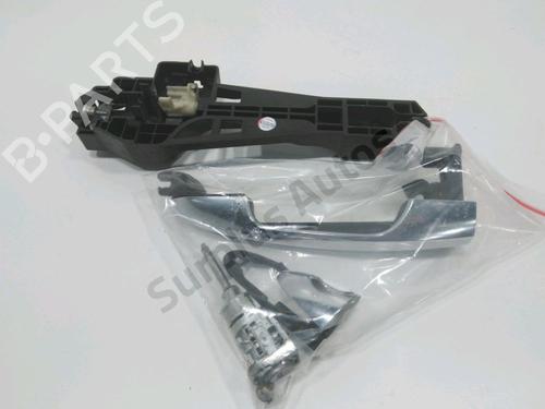 front-left-exterior-door-handle-fiat-500l-351_-352_-2012-31350671 main image