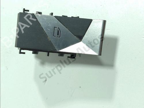 right-front-window-switch-ds-ds-3-ds-3-crossback-ur_-uc_-uj_-2018-32514466 main image