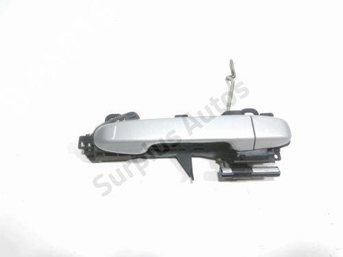 front-right-exterior-door-handle-toyota-verso-s-_p12_-2010-2011-2012-2013-2014-2015-2016-28242016 main image