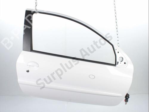 Used Right front door PEUGEOT 206+ (2L_, 2M_) 1.4 i (73 hp) 28243993