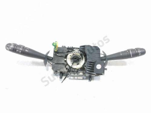 steering-wheel-controls-renault-twingo-ii-cn0_-2007-40059399 main image