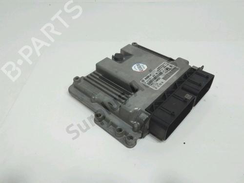 Used Engine control unit (ECU) PEUGEOT 3008 I MPV (0U_) 1.6 BlueHDi 120 (120 hp) 28221045