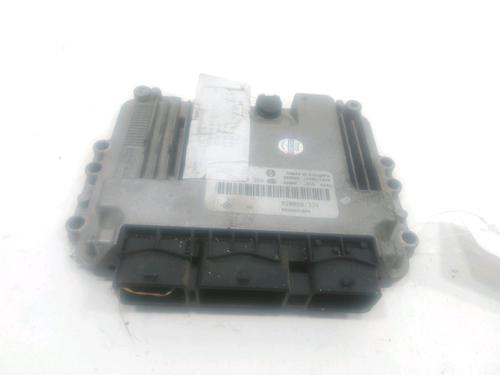 Used Engine control unit (ECU) RENAULT SCÉNIC II (JM0/1_) 1.9 dCi (JM14) (131 hp) 30984551