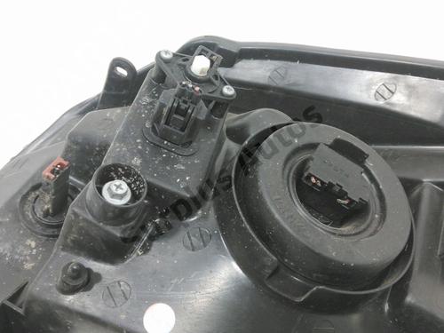 Right headlight NISSAN X-TRAIL I (T30) 2.2 dCi 4x4 | BP31005013C29