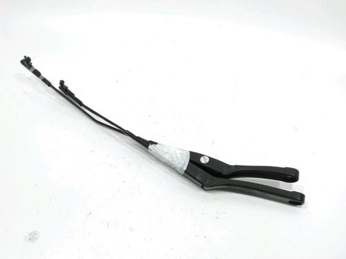 Used Front windshield wiper arm ALFA ROMEO 147 (937_) 1.9 JTDM 8V (937.AXD1A, 937.AXU1A, 937.BXU1A) (120 hp) 31007609