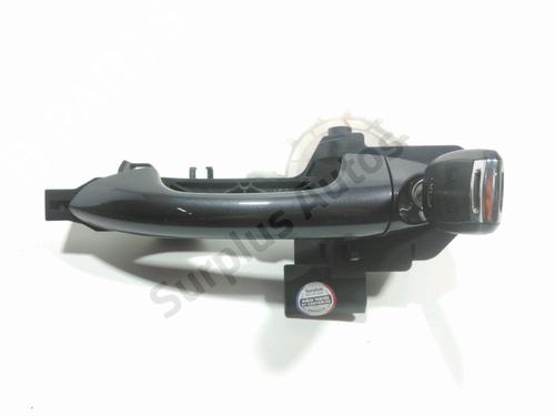 front-left-exterior-door-handle-kia-ceed-sportswagon-jd-2012-2013-2014-2015-2016-2017-2018-28242471 main image
