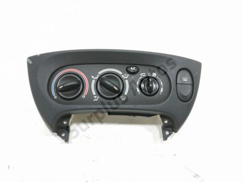 Used Climate control RENAULT MEGANE I (BA0/1_) 1.6 16V (BA04, BA0B, BA11, BA1J, BA16, BA19, BA1K, BA1V,... (107 hp) 30988755