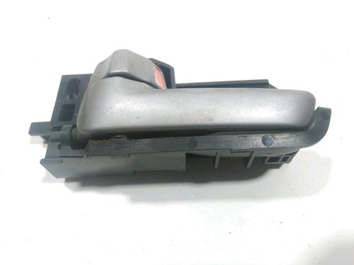 Used Front left interior door handle Front left interior door handle SUZUKI SWIFT III (MZ, EZ) 1.3 DDiS (RS413D) (75 hp) 28243037 28243037