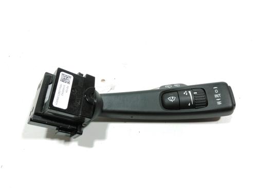 Used Switch VOLVO V40 Hatchback (525) D2 (120 hp) 28228980
