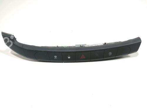 warning-switch-fiat-tipo-estate-356_-357_-2016-28229109 main image