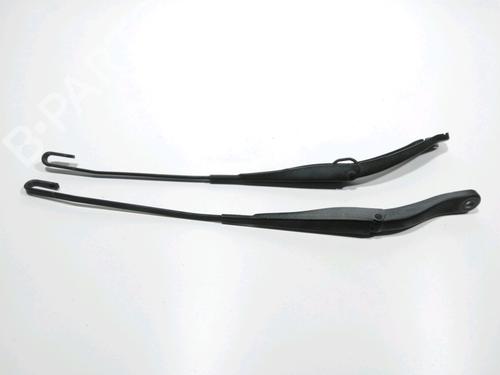 Used Front windshield wiper arm DACIA SANDERO II TCe 90 (B8M1, B8MA, B8AC) (90 hp) 28271790