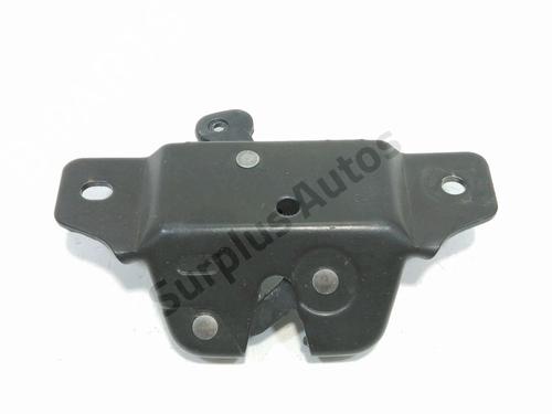 Used Tailgate lock PEUGEOT 406 (8B) 1.8 16V (110 hp) 32334648