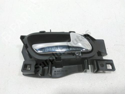Used Rear right interior door handle Rear right interior door handle 37779807 37779807