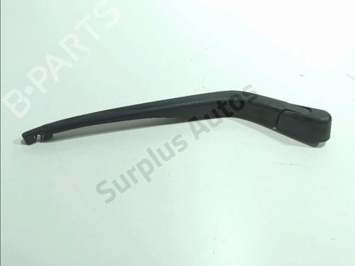 Bagrudeviskerarm Bagrudeviskerarm TOYOTA YARIS (_P9_) 1.4 D-4D (NLP90_, NLP90R) (90 hp) 36253470 36253470