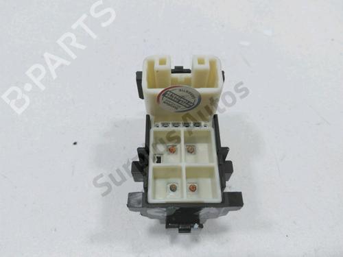 Right front window switch TOYOTA URBAN CRUISER (_P1_) 1.4 D-4D (NLP110_, NLP110R) | BP30994496I26