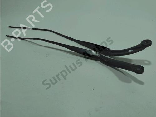 Front windshield wiper arm RENAULT CAPTUR I (J5_, H5_) 1.2 TCe 120 | BP32261301C143