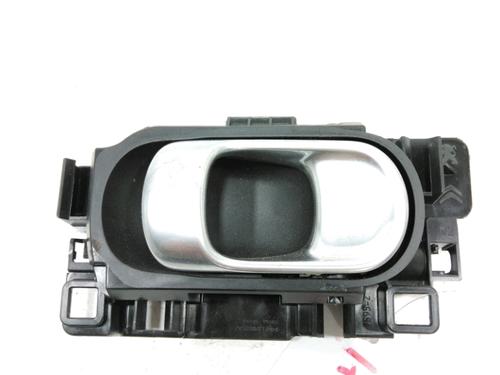 Used Front right interior door handle Front right interior door handle CITROËN C3 III (SX) 1.2 PureTech 82 (83 hp) 37774837 37774837