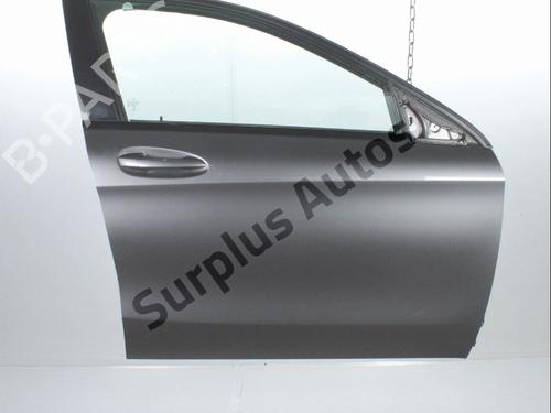 Dør højre fortil Dør højre fortil MERCEDES-BENZ GLA-CLASS (X156) GLA 220 CDI 4-matic (156.905) (170 hp) 36519185 36519185