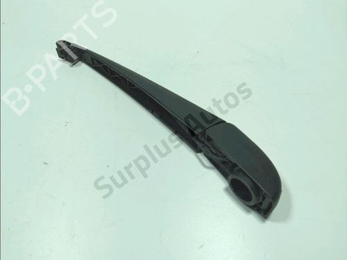 Used Rear windshield wiper arm Rear windshield wiper arm 38104942 38104942