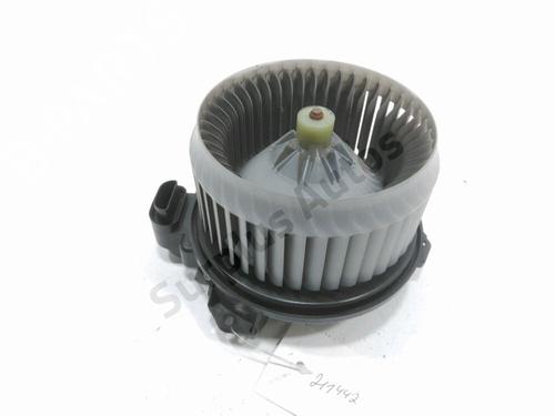 Used Heater blower motor TOYOTA YARIS (_P9_) 1.4 D-4D (NLP90_, NLP90R) (90 hp) 30986834