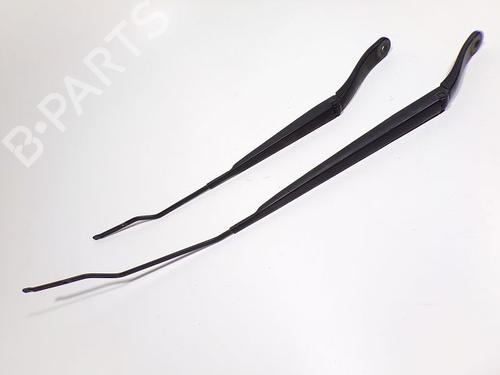 Used Front windshield wiper arm CITROËN C3 II (SC_) 1.4 (73 hp) 28271587