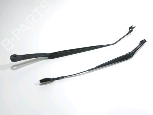 Used Front windshield wiper arm FIAT TIPO Saloon (356_, 357_) 1.4 (356SXA1B) (95 hp) 28271965