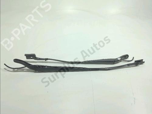 Used Front windshield wiper arm Front windshield wiper arm 37628352 37628352