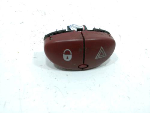 Bouton de warning PEUGEOT 206 Hatchback (2A/C) 1.4 i (75 hp) 30989957