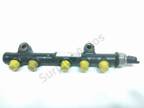 Used Injection rail Injection rail 31058322 31058322
