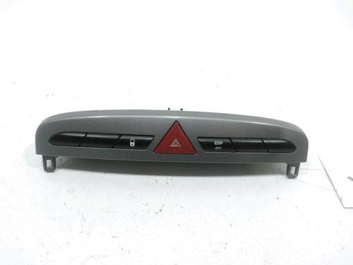 Used Warning switch PEUGEOT 308 SW I (4E_, 4H_) 1.6 HDi (92 hp) 31180682